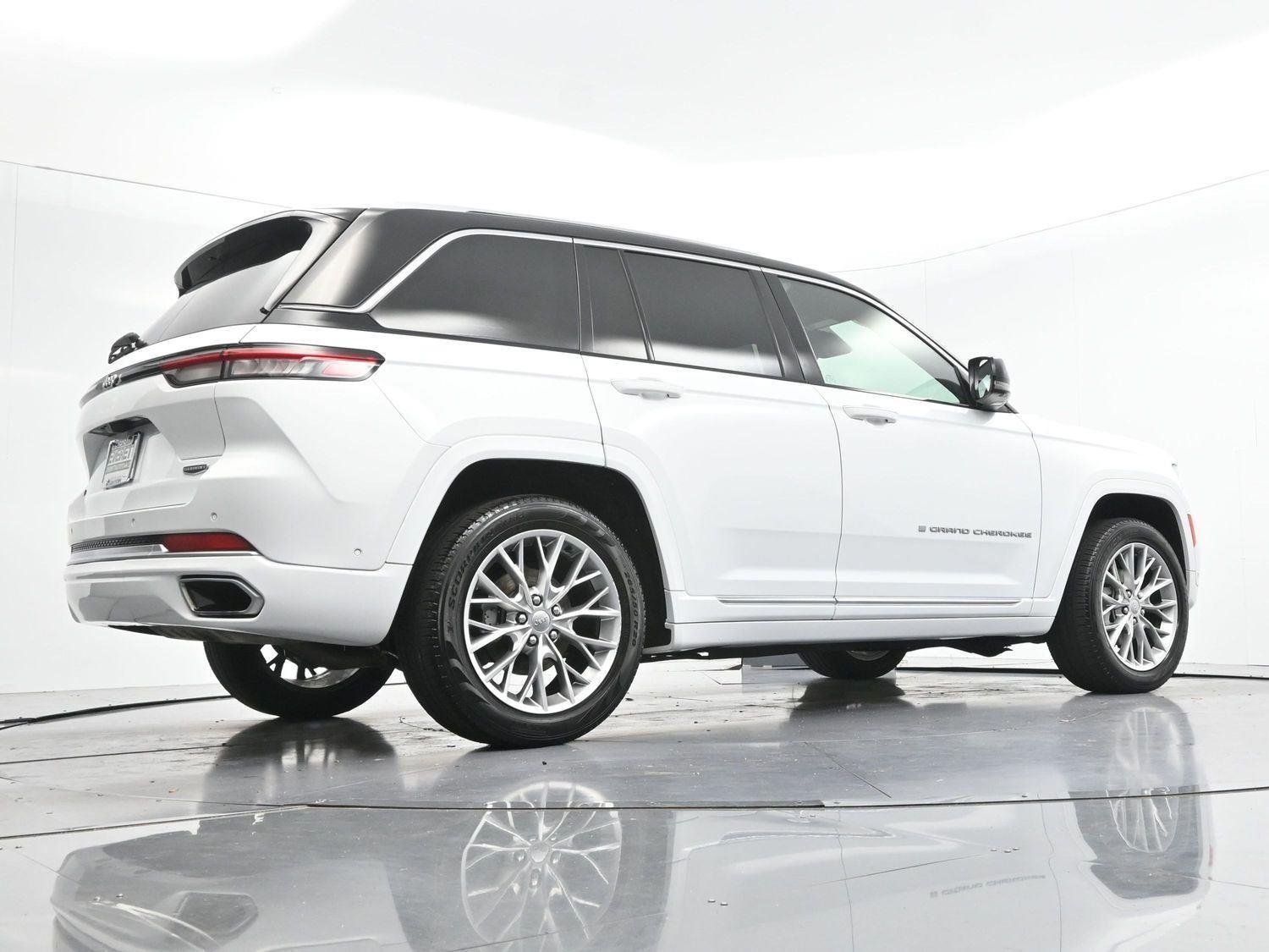 Used 2022 White Jeep Summit image 56