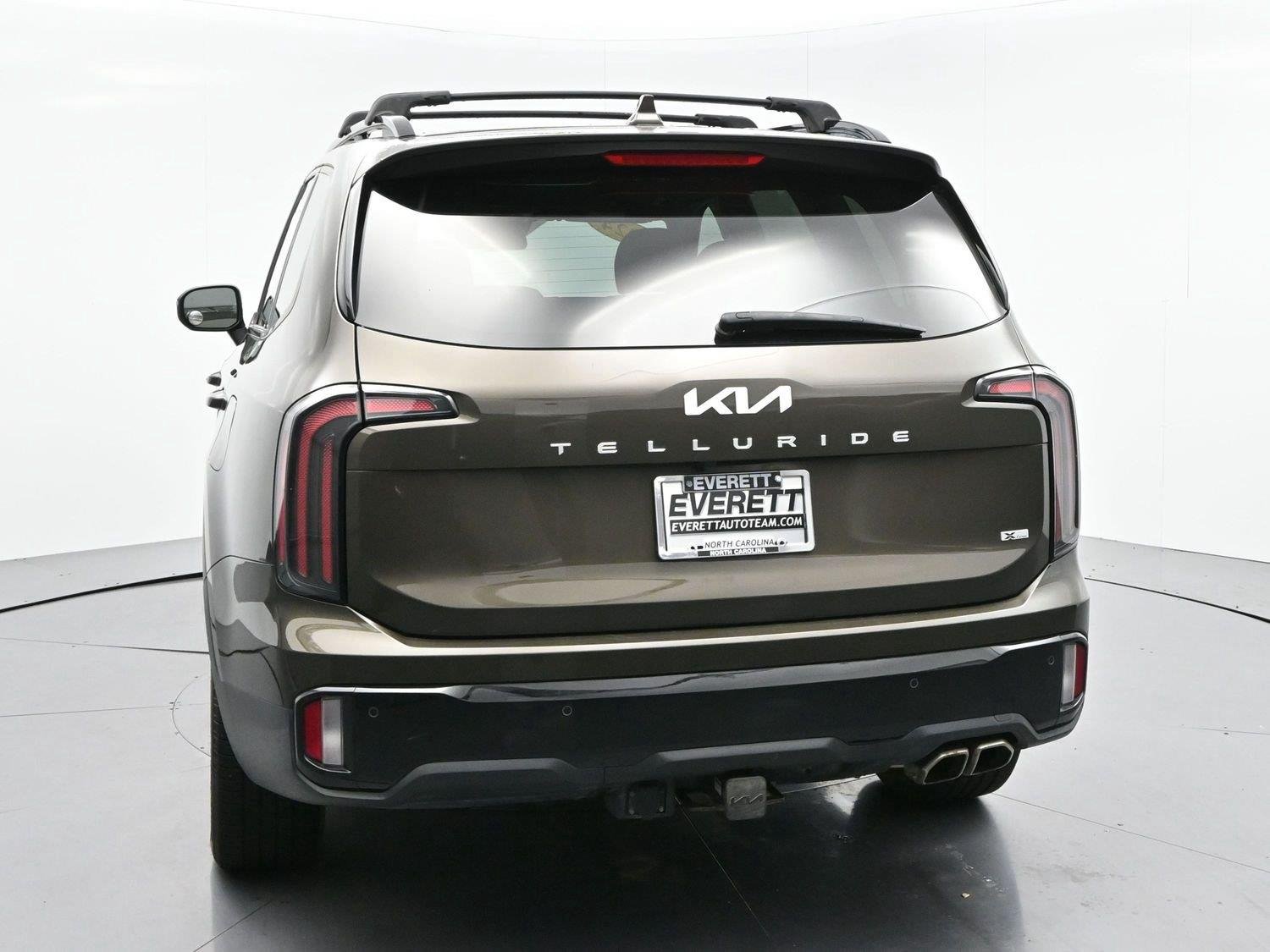 Used 2024 Dark Moss Kia EX X-Line image 6