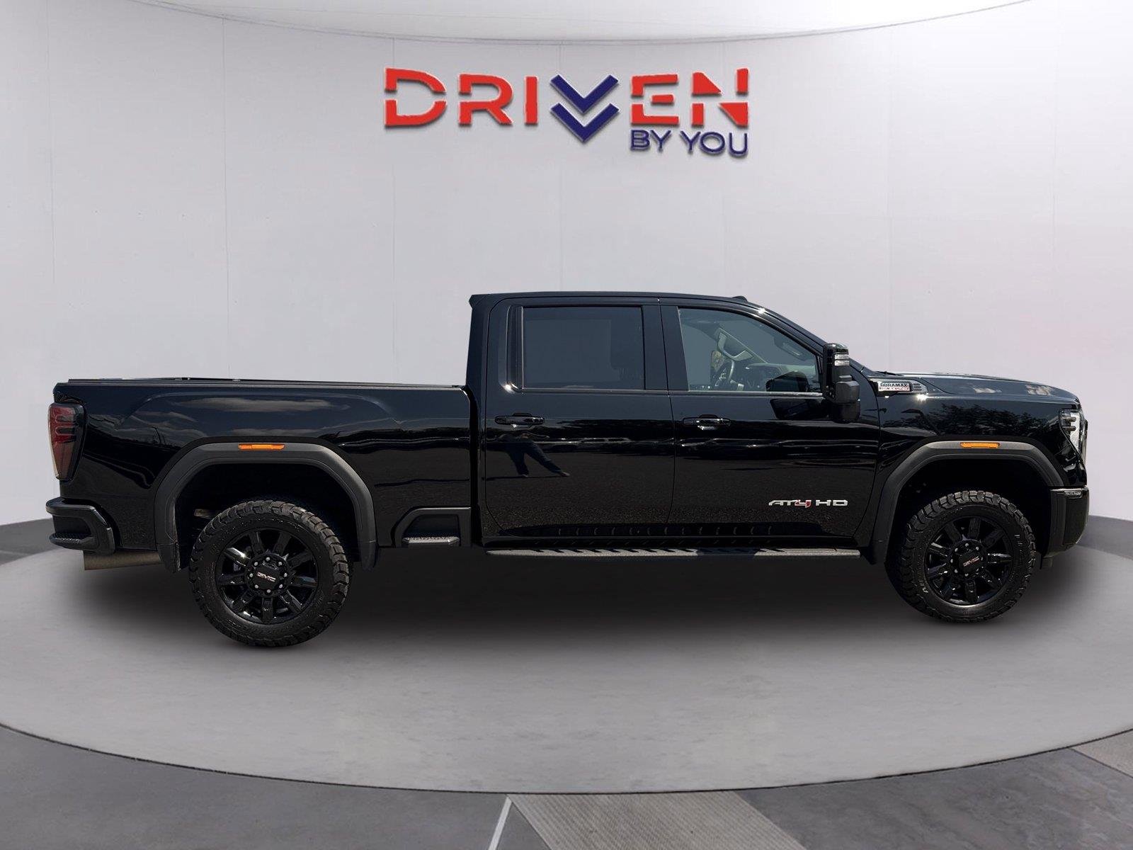 Used 2024 Onyx Black GMC AT4 image 2