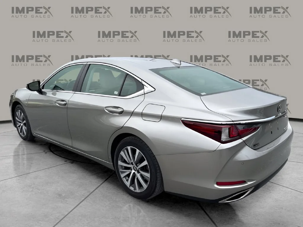 Used 2020 Silver Lexus 350 image 3