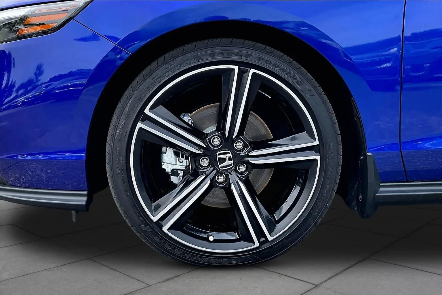 Used 2025 Still Night Pearl Honda Sport image 11