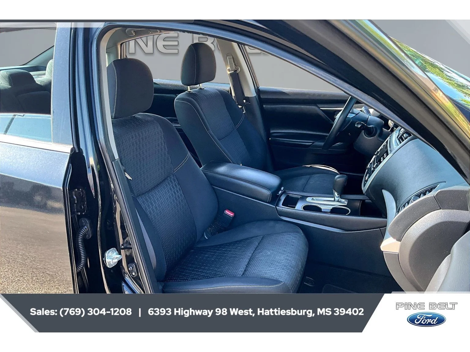 Used 2017 Super Black Nissan 2.5 S image 6