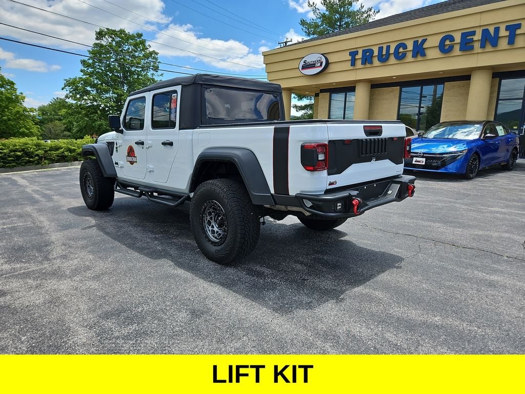 Used 2023 White Jeep Sport S image 3