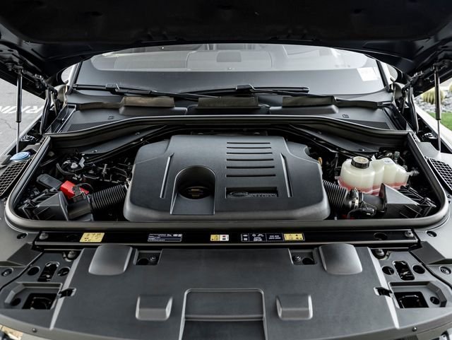 New 2026 Carpathian Grey LAND ROVER Dynamic SE image 38