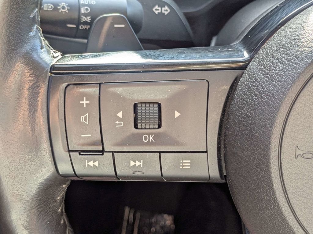 Used 2023 Silver Nissan SV image 27