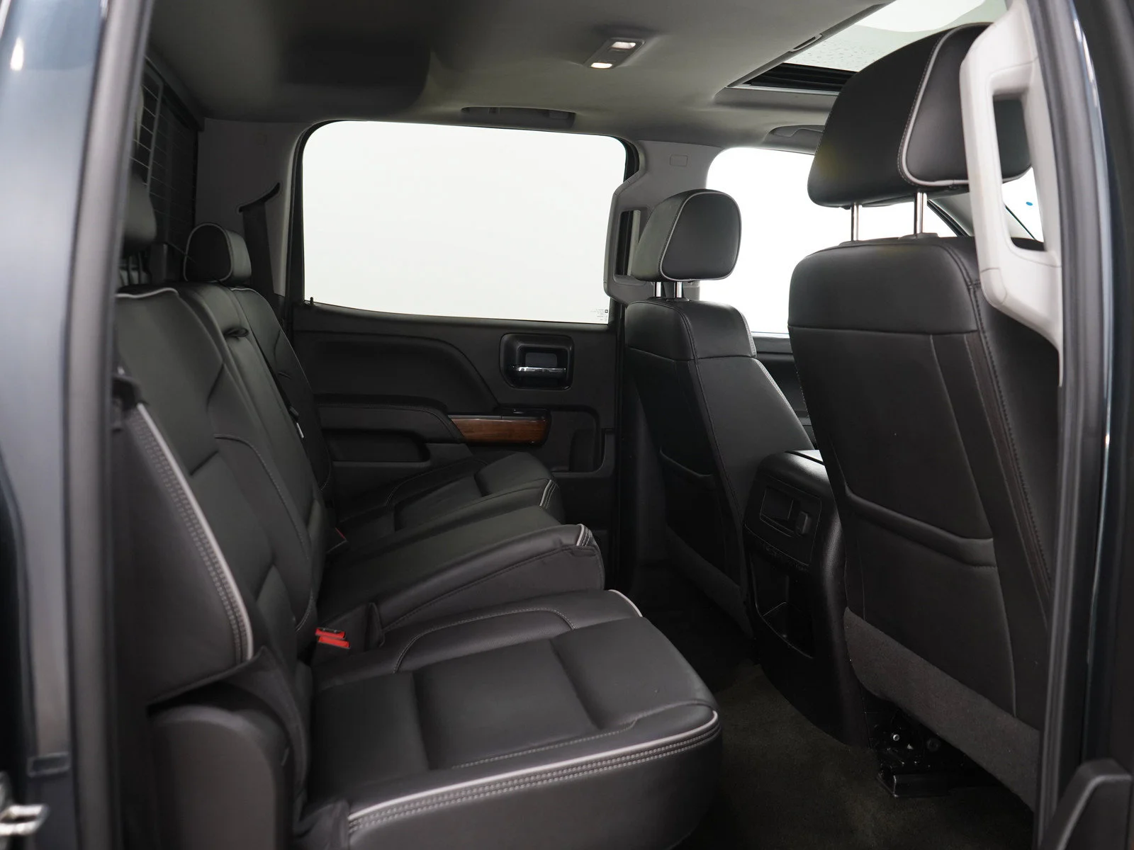 Used 2018 GRAPHITE METALLIC Chevrolet High Country image 14