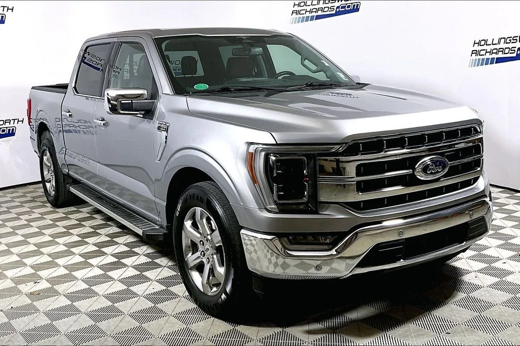 Used 2023 Silver Metallic Ford Lariat image 3