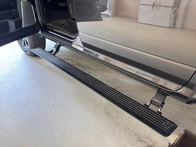 New 2027 Gray Ram Laramie image 17
