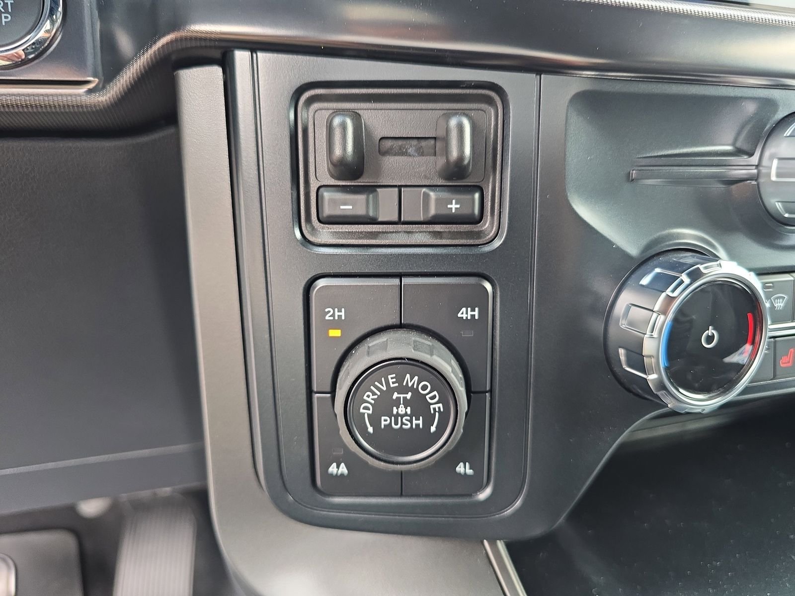 New 2025 Agate Black Metallic Ford Lariat image 20