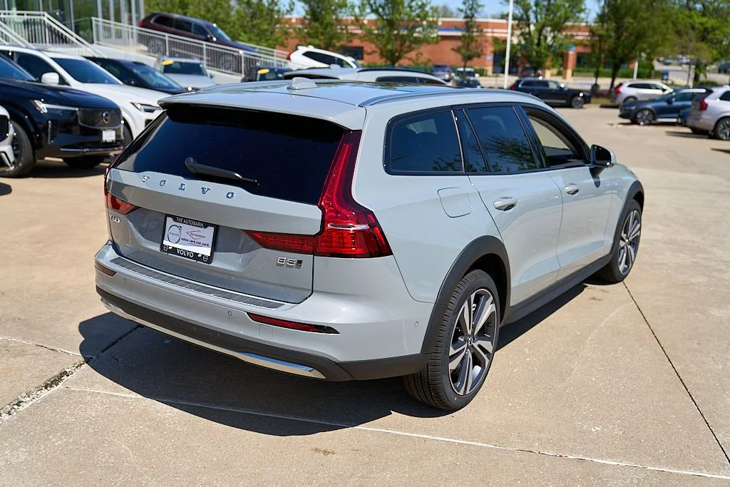 New 2026 Vapour Grey Volvo Plus image 9