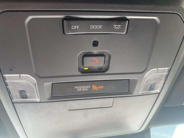 Used 2025  Toyota SR5 image 19