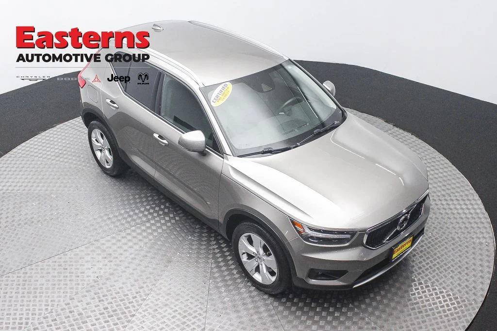 Used 2022 Brown Volvo Momentum image 3