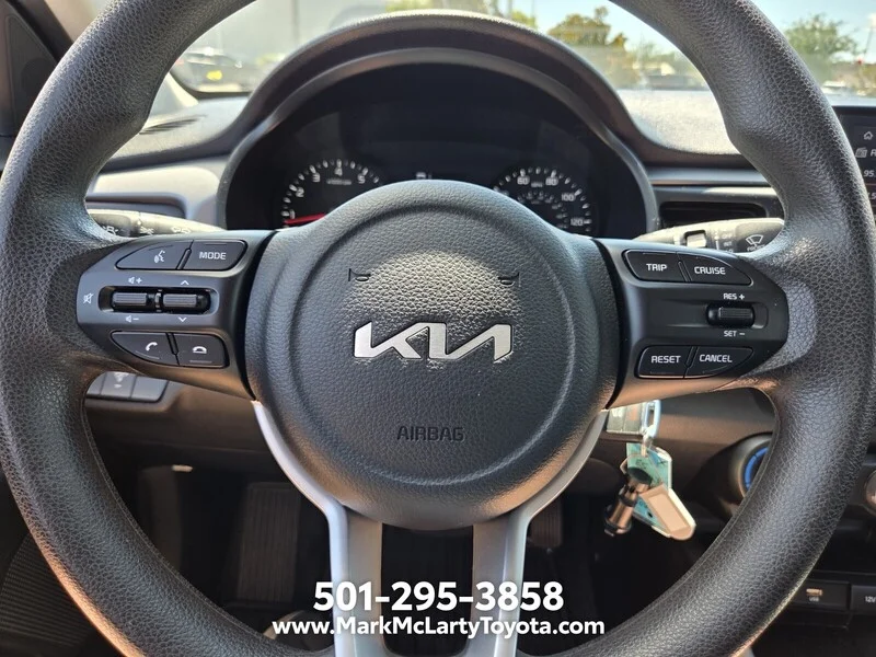 Used 2023 Currant Red KIA S IVT image 20