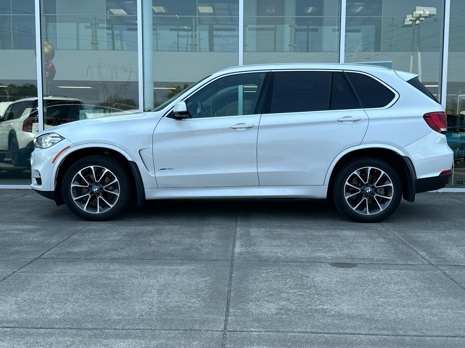 Used 2017 White Metallic BMW xDrive35i image 6