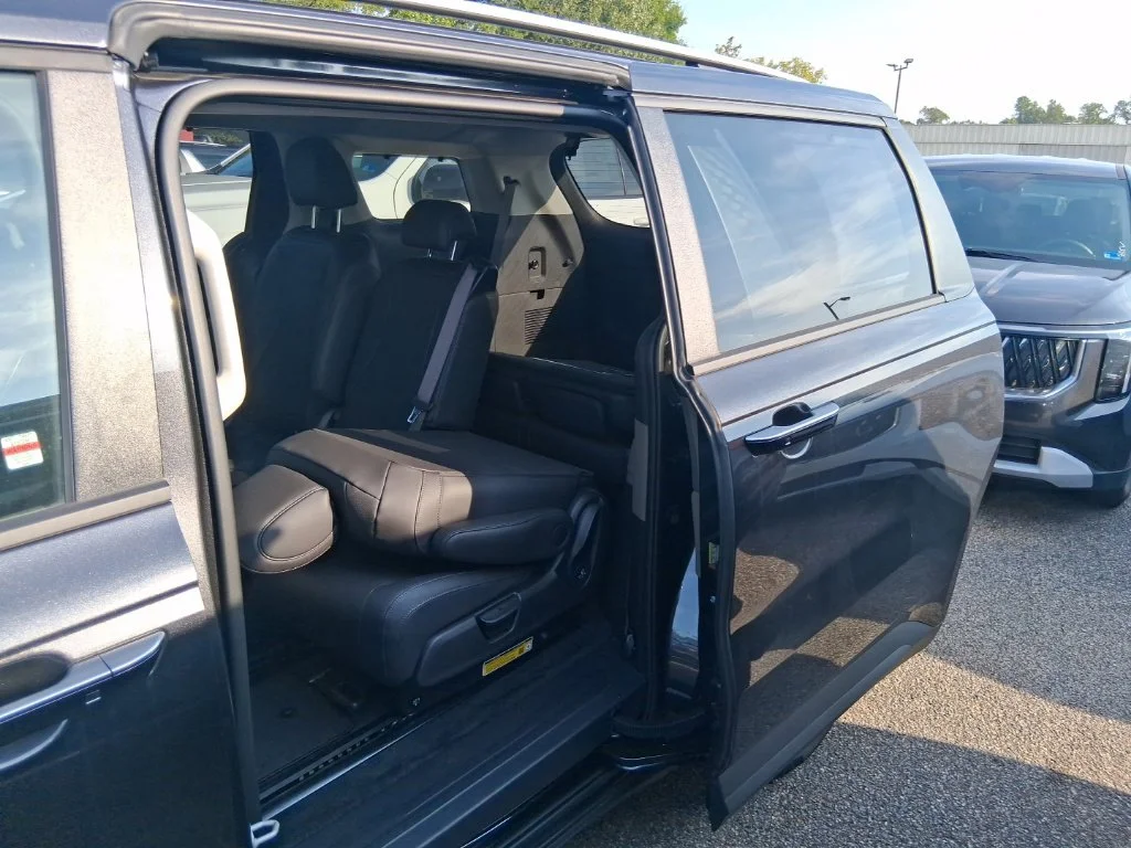 Certified Used 2026 Gray Kia EX image 17
