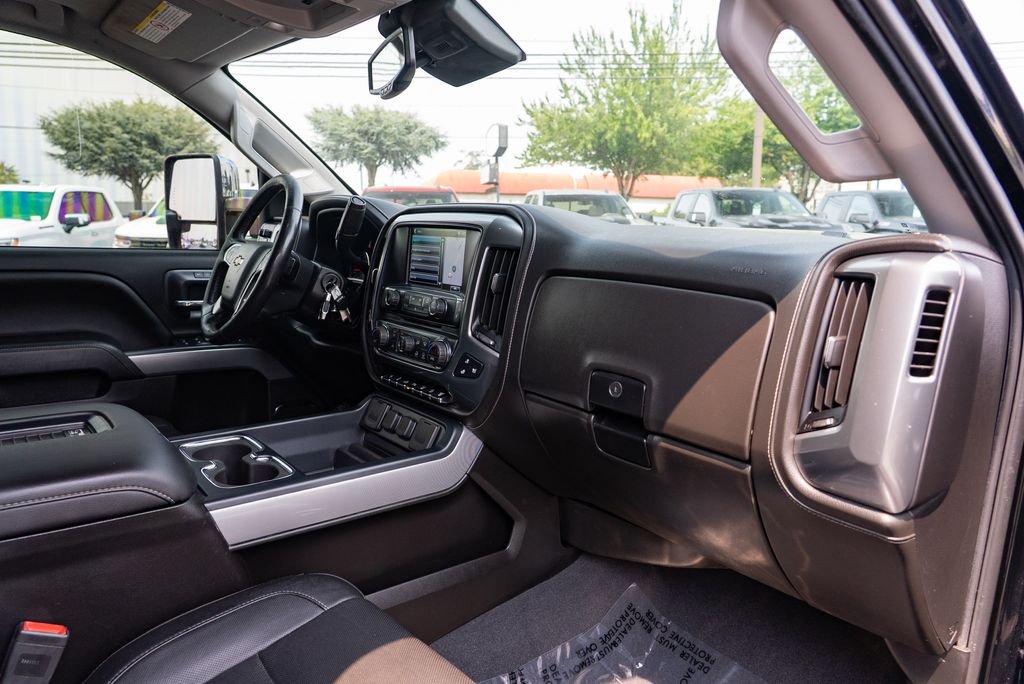 Used 2019 Black Chevrolet LTZ image 32