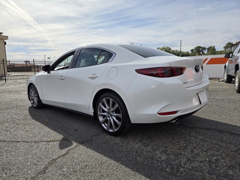 2019 Mazda Mazda3 Premium Sedan photo 3