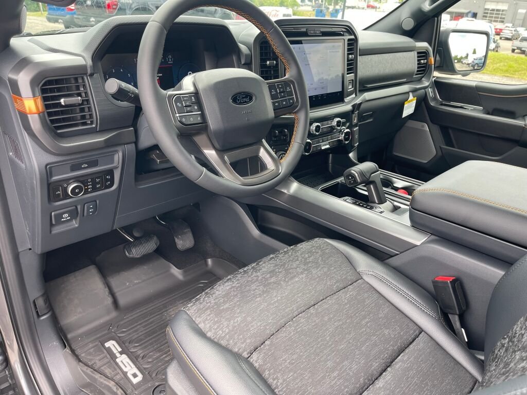New 2026 Carbonized Gray Metallic Ford Tremor image 6