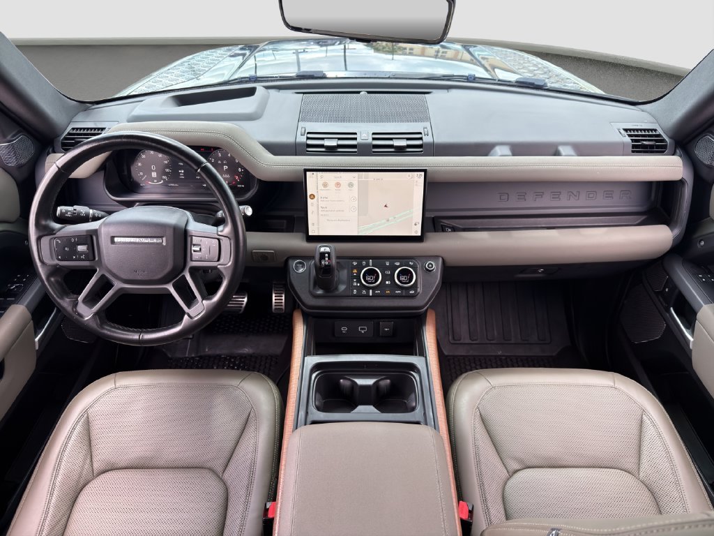 Used 2023  Land Rover X image 14