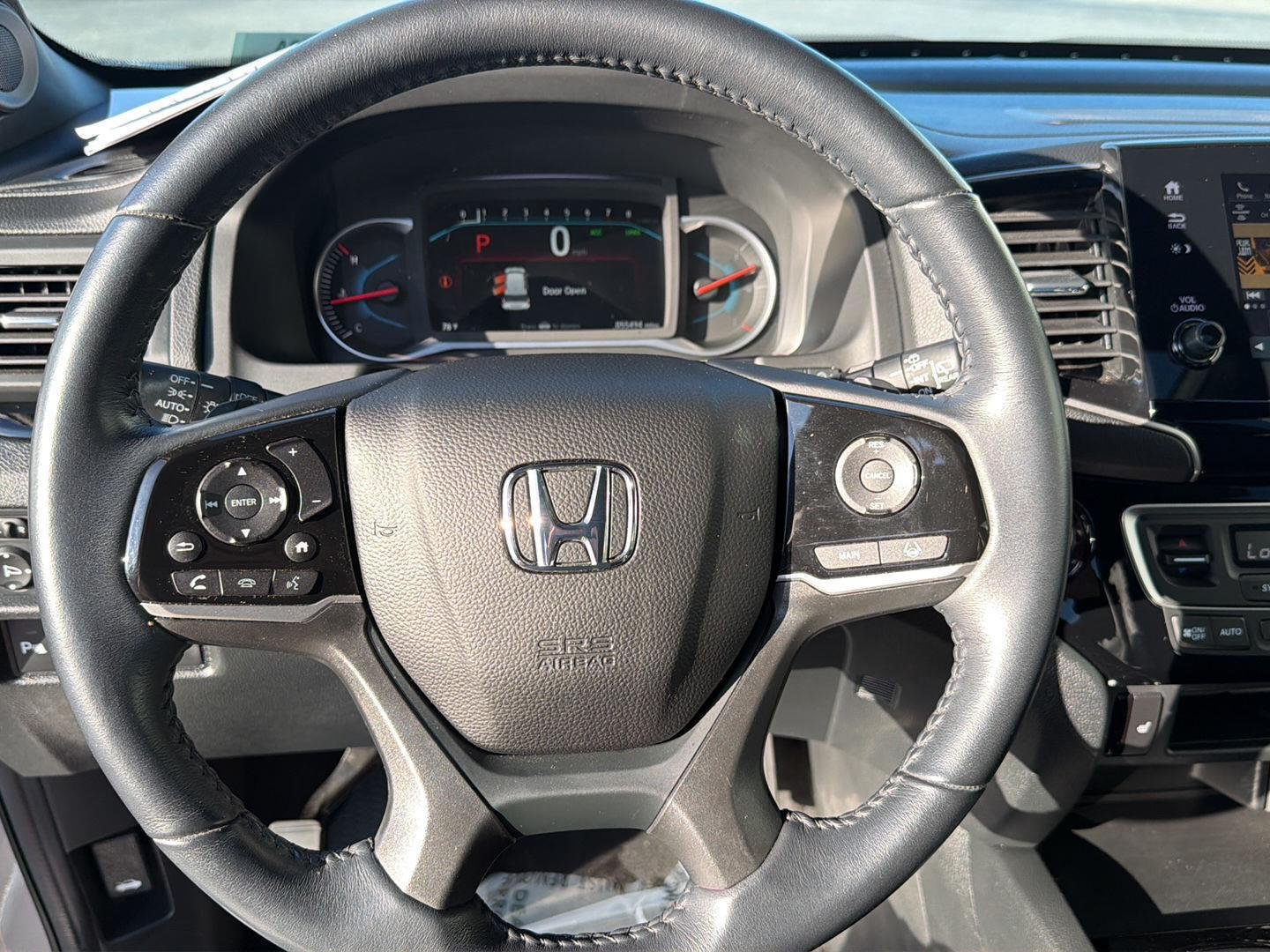 Used 2021 Lunar Silver Metallic Honda Touring image 21