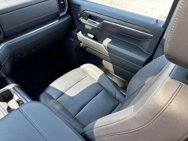 Used 2024 Downpour Metallic GMC SLT image 15