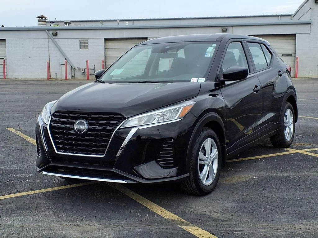 Certified 2025 Nissan KICKS PLAY Base with VIN 3N1CP5BV5SL480298 for sale in Kansas City