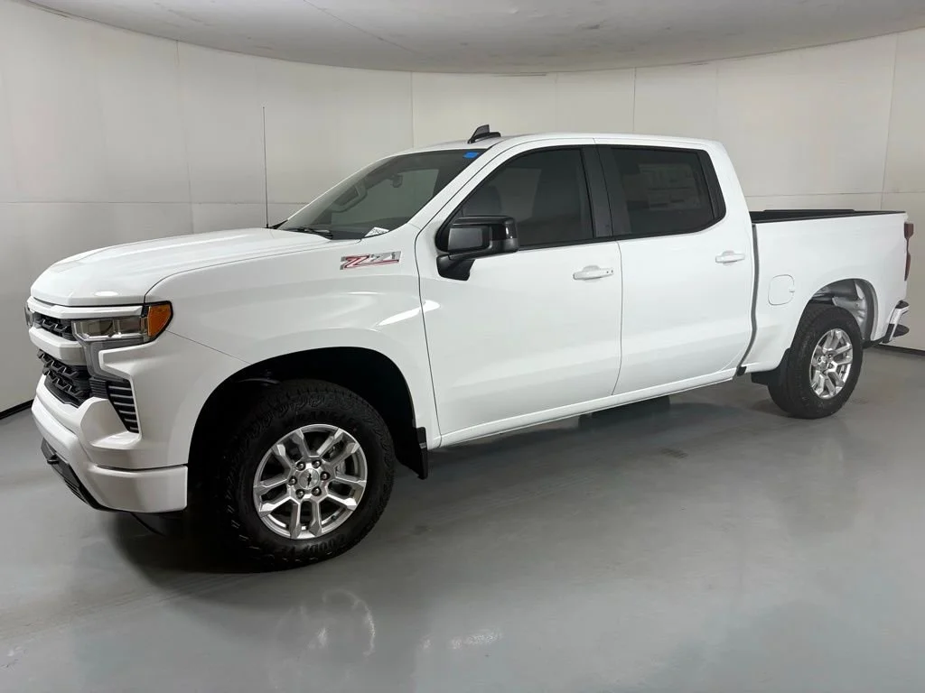 New 2026 Summit White Chevrolet RST image 6