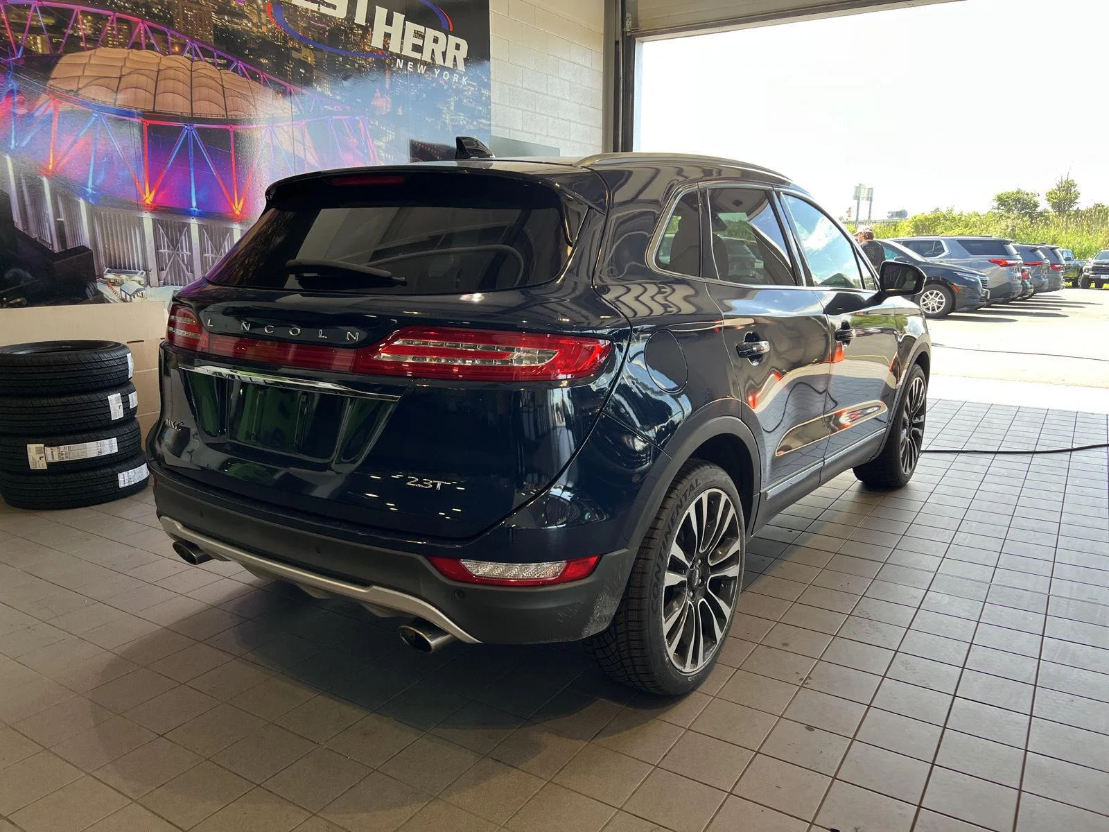 Used 2019  Lincoln Reserve image 7