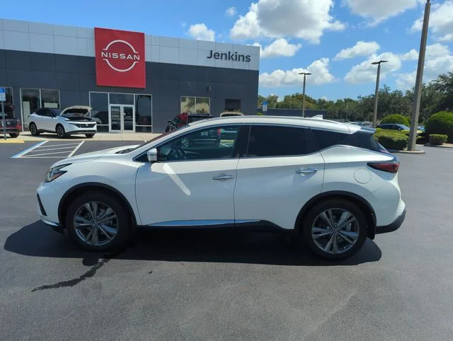 Used 2019 White Nissan Platinum image 11