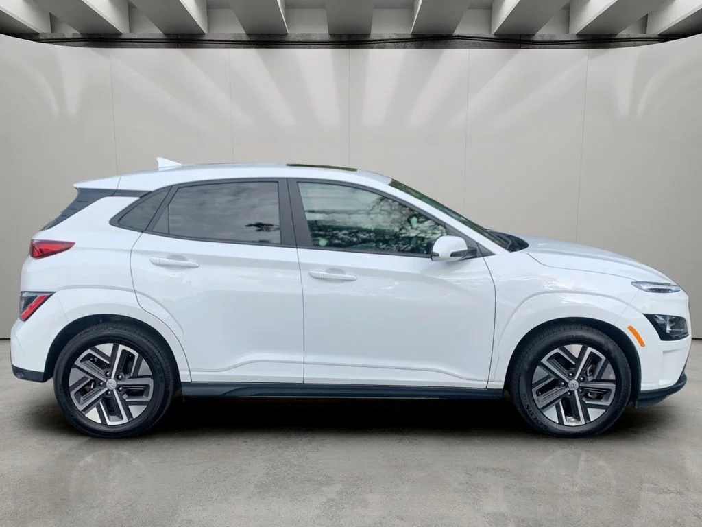 Certified Used 2023 Lunar White Hyundai SEL image 6