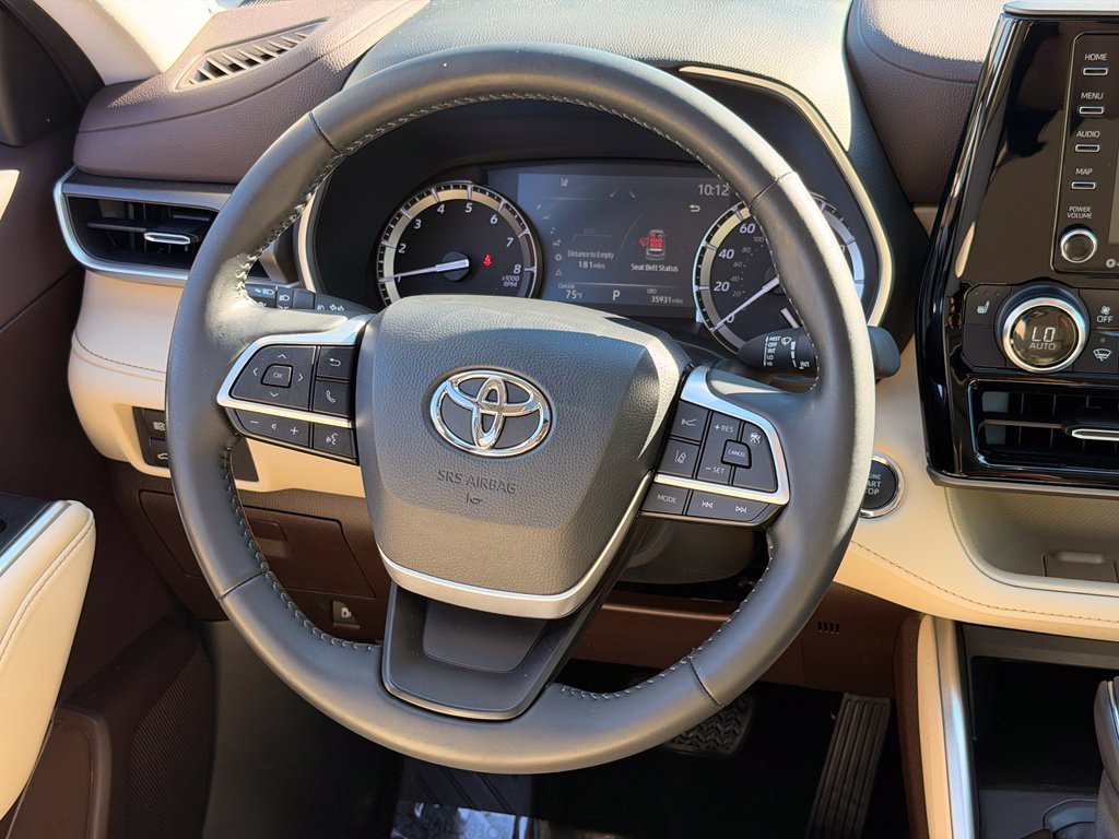 Used 2022 Black Toyota XLE image 19