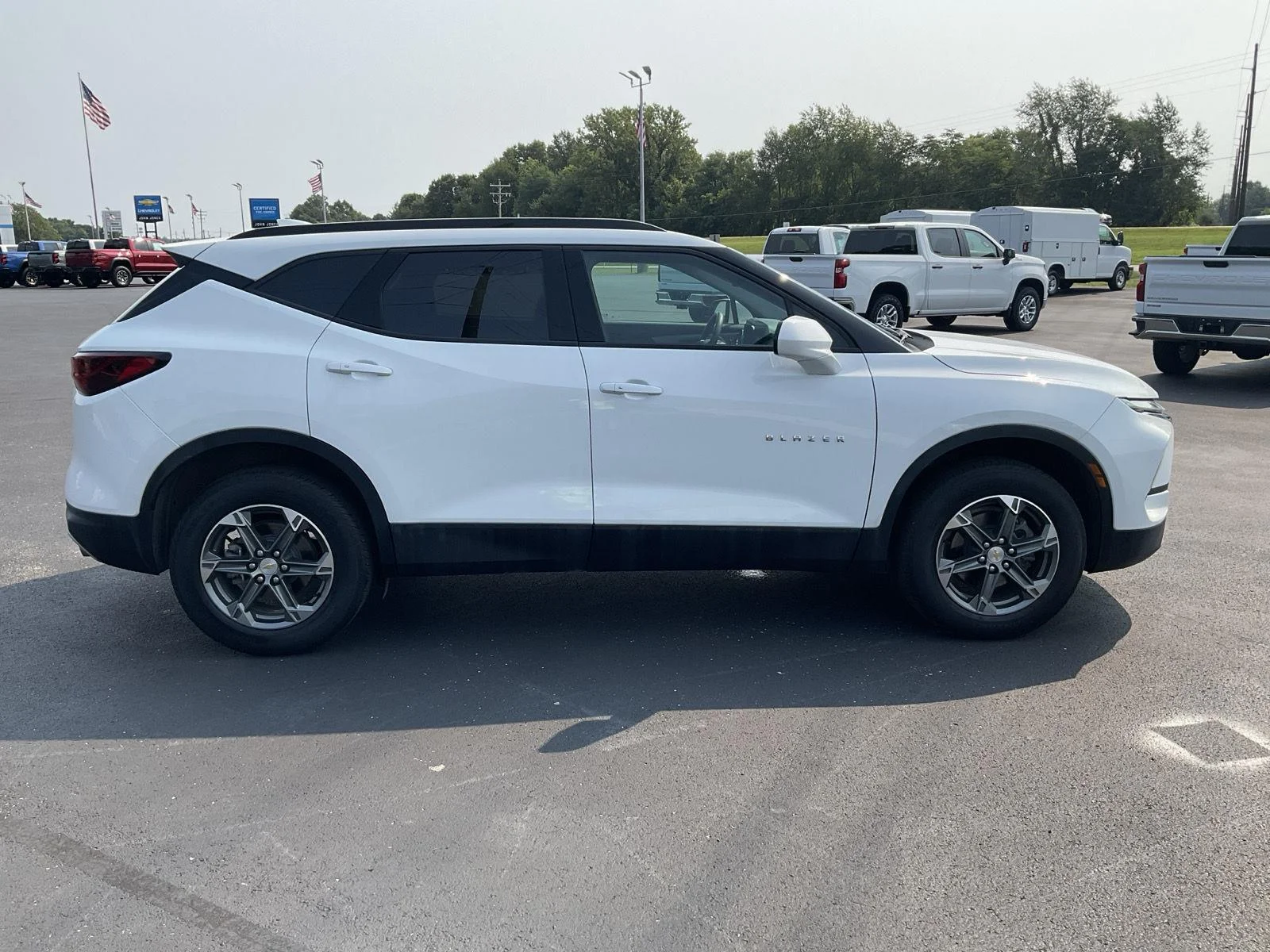 Used 2024 Summit White Chevrolet LT image 5