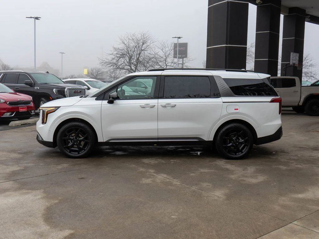 New 2026 Snow White Pearl Kia SX Prestige image 4