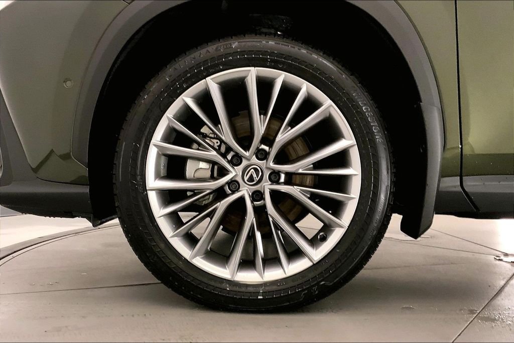 Used 2025 Green Pearl Lexus 350 Luxury image 8
