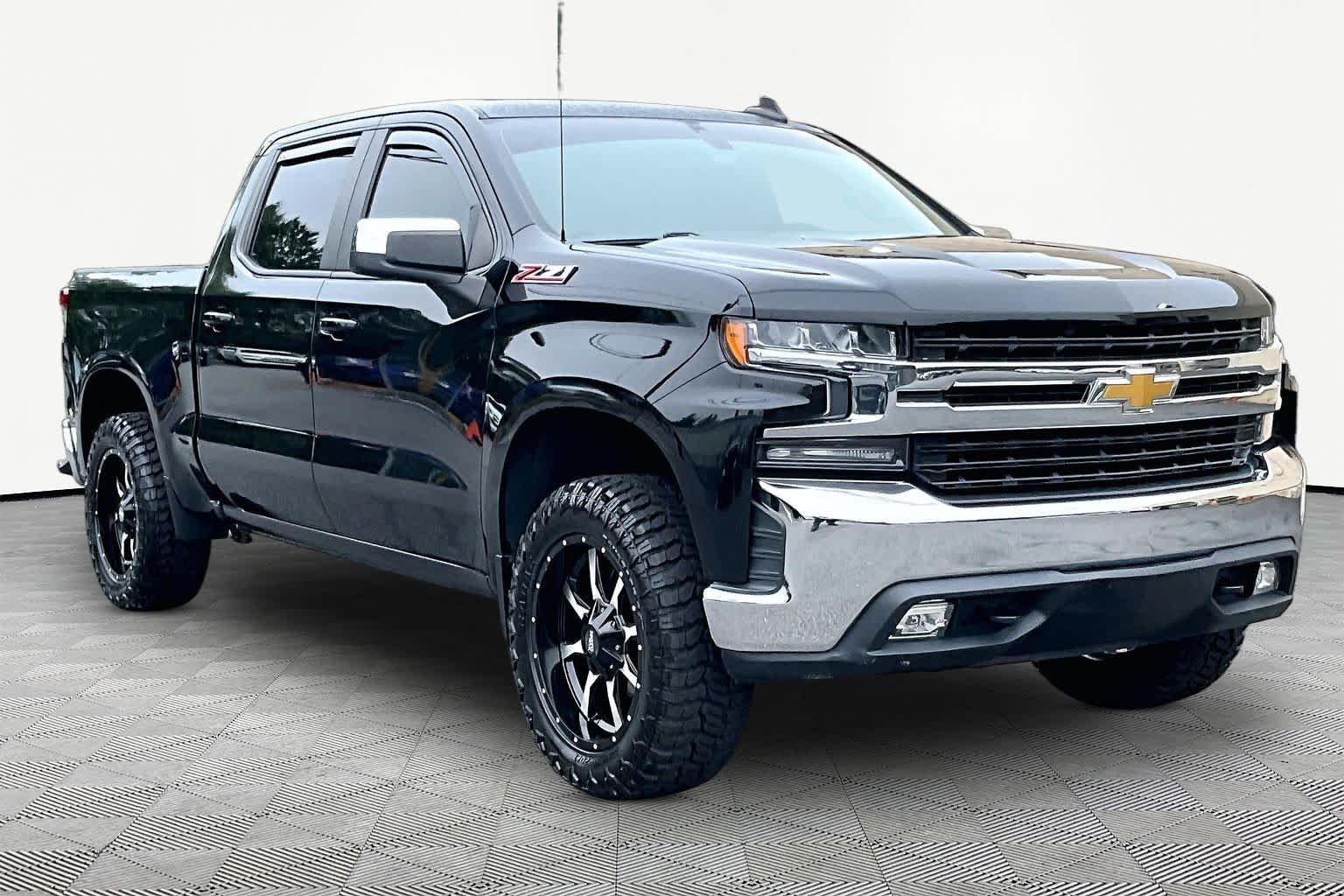 Used 2021 Black Chevrolet LT image 5