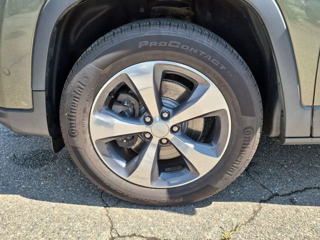 Used 2019 Green Jeep Limited image 9