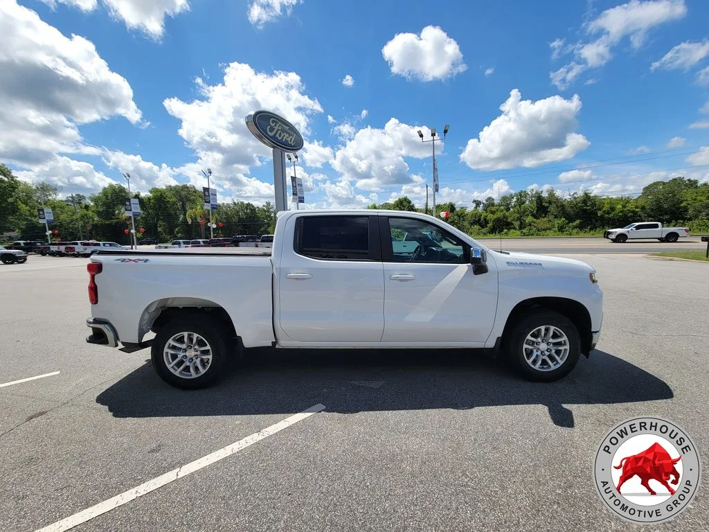 Used 2021 White Chevrolet LT image 6