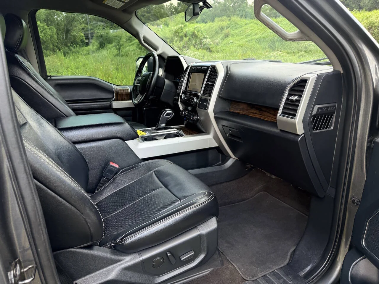 Used 2020 Gray Ford Lariat 4x2 4dr SuperCrew 5.5 ft. SB image 17