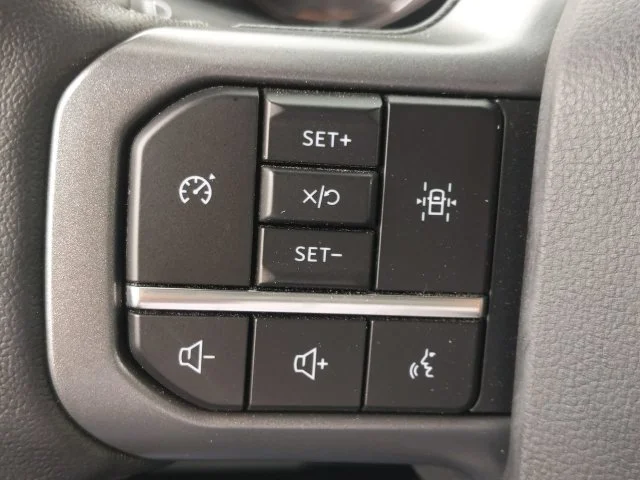 Used 2022 Red Ford XLT image 23