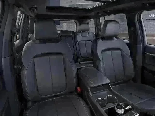 New 2026 Baltic Gray Metallic Clear-Coat Exterior Paint Jeep Limited image 90