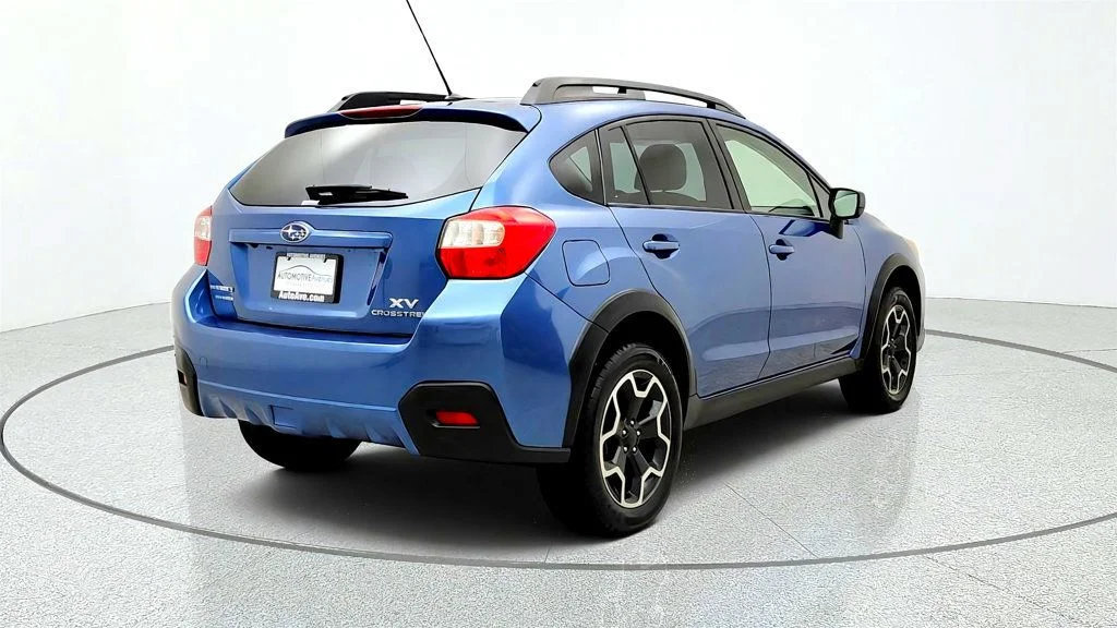 Used 2015 Quartz Blue Pearl Subaru 5dr CVT 2.0i Premium image 5