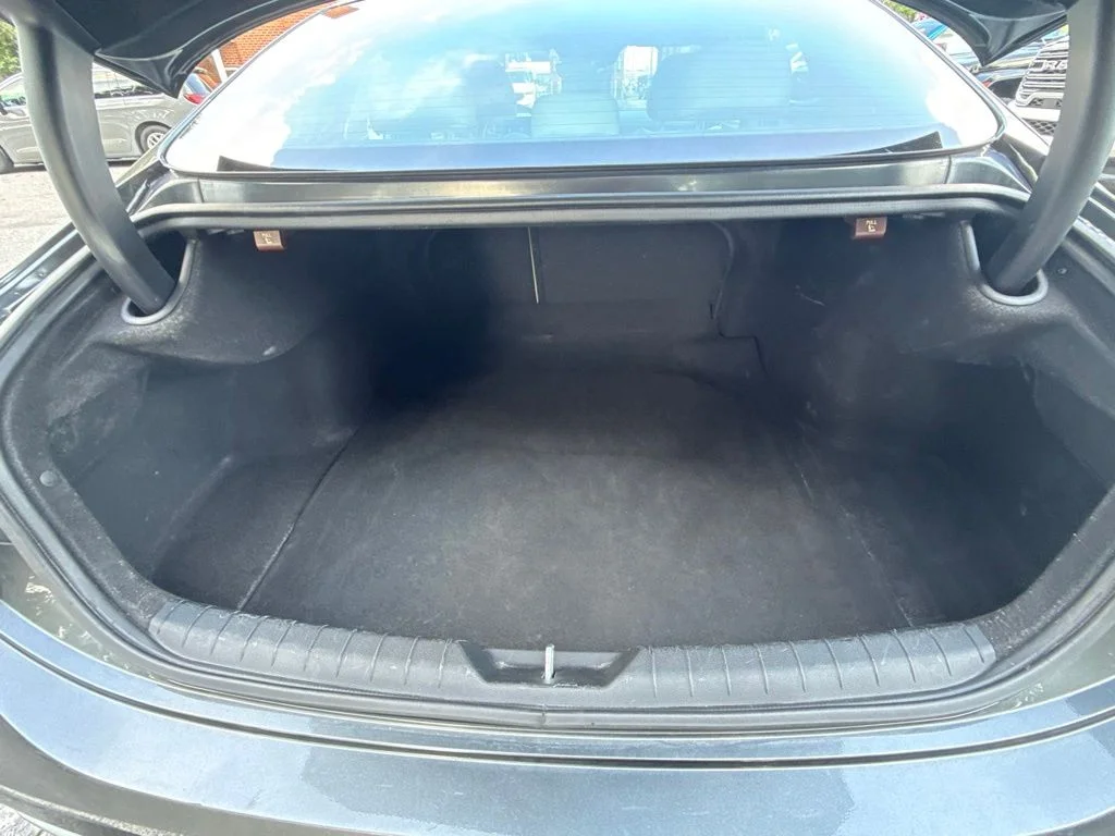 Used 2025 Gray Hyundai SEL image 5