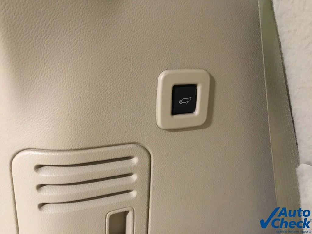 Used 2017 White Ford Limited image 13