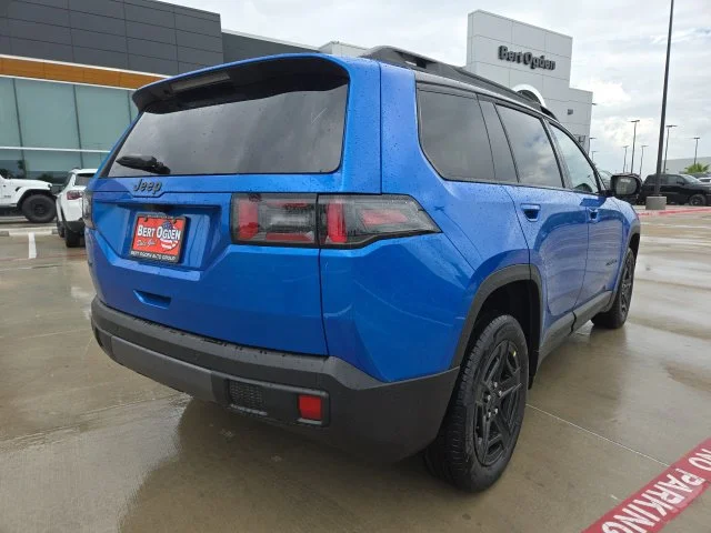 New 2026 Hydro Blue Pearl-Coat Exterior Paint Jeep Limited image 5