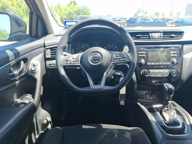 Used 2017 Gray Nissan S image 11