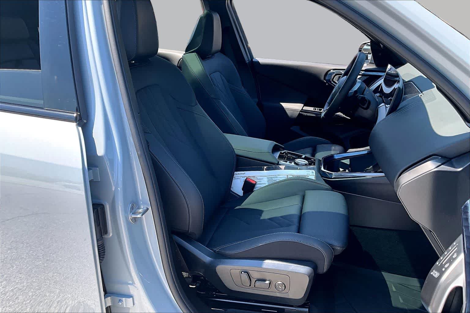 2026 BMW X3 30 - Photo 8