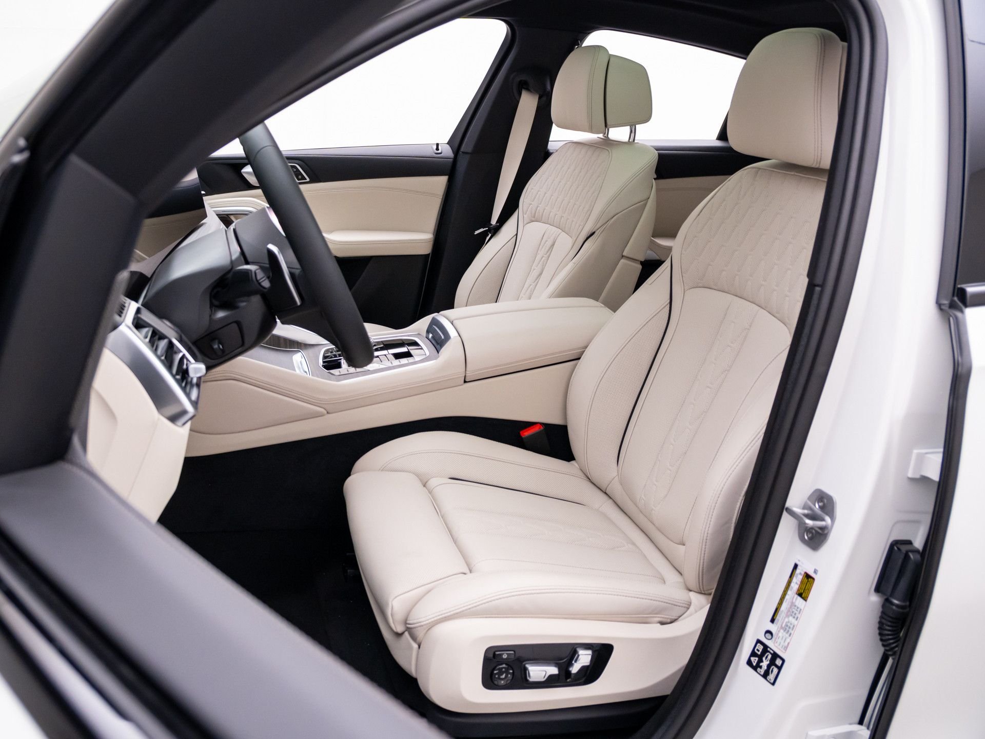 New 2027 Alpine White BMW xDrive40i image 17