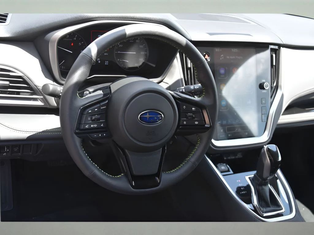 Used 2025 Autumn Green Metallic Subaru Onyx Edition image 12