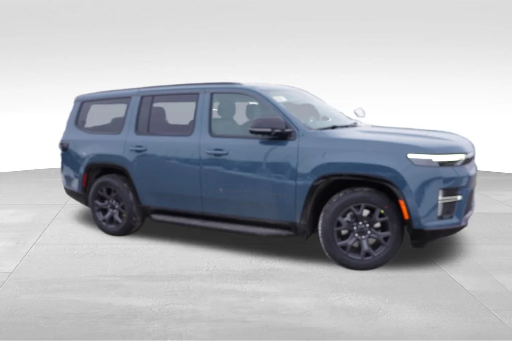 New 2026 Steel Blue Exterior Paint Jeep Limited Altitude image 2