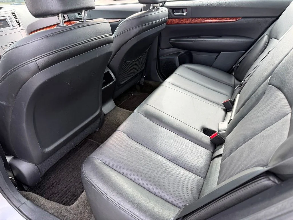 Used 2012 Silver Subaru 2.5i image 31